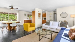 Living room - Nicola (Palm Springs)