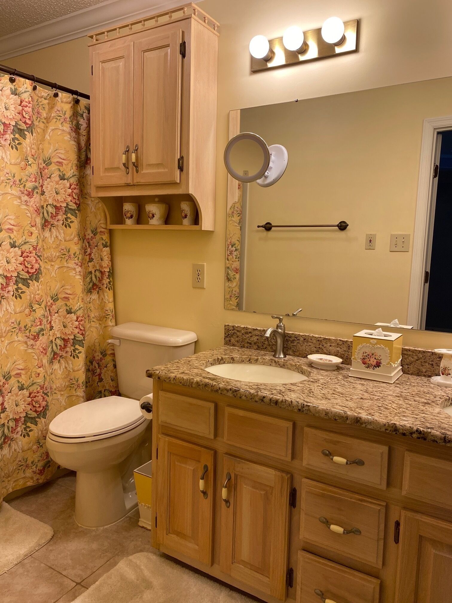 Spacious Townhome with Four Seasons Room