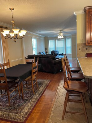 Interior - Spacious Townhome with Four Seasons Room (Decatur)