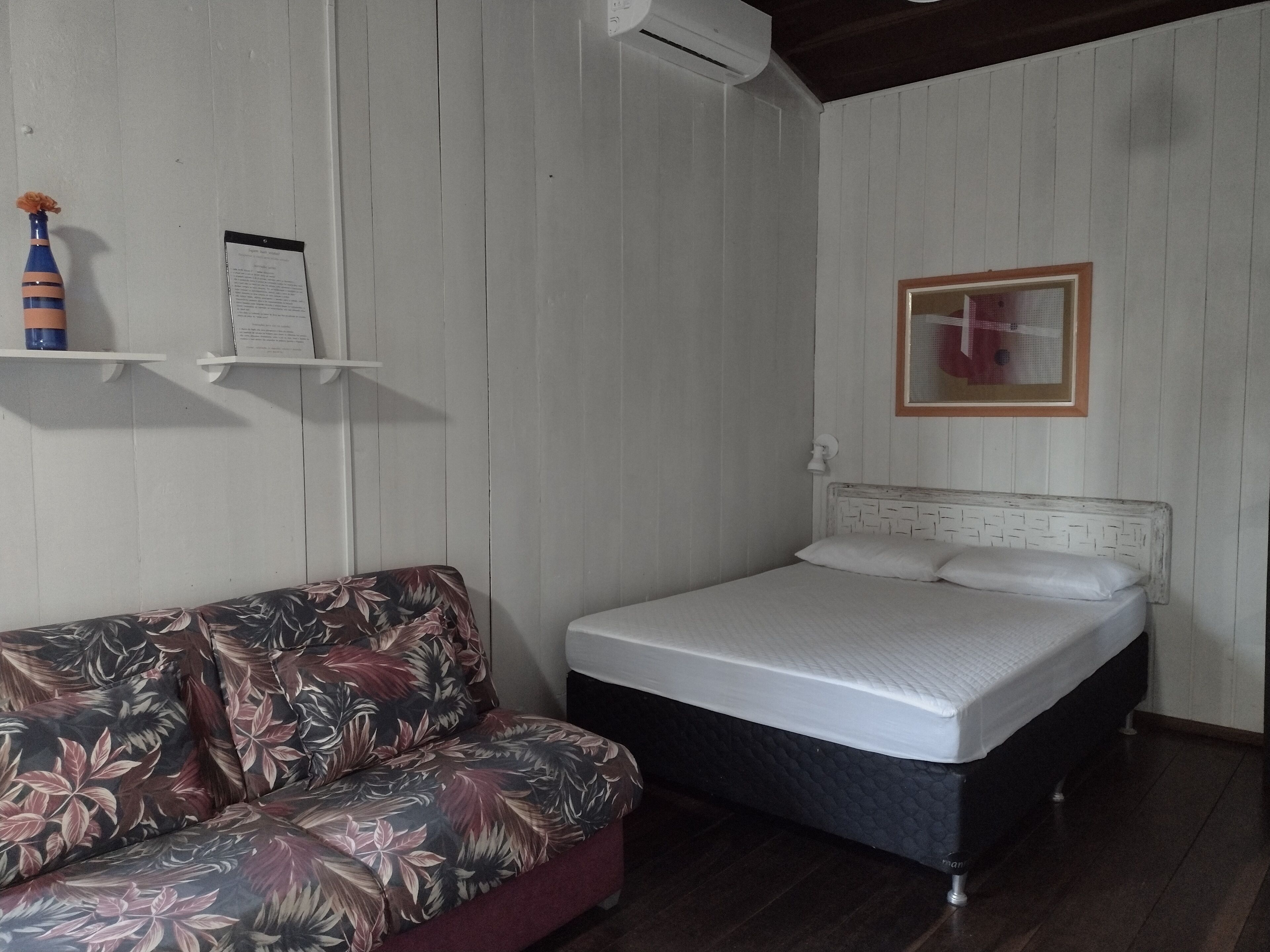 Kitnet with great location, 100 meters from the beach.