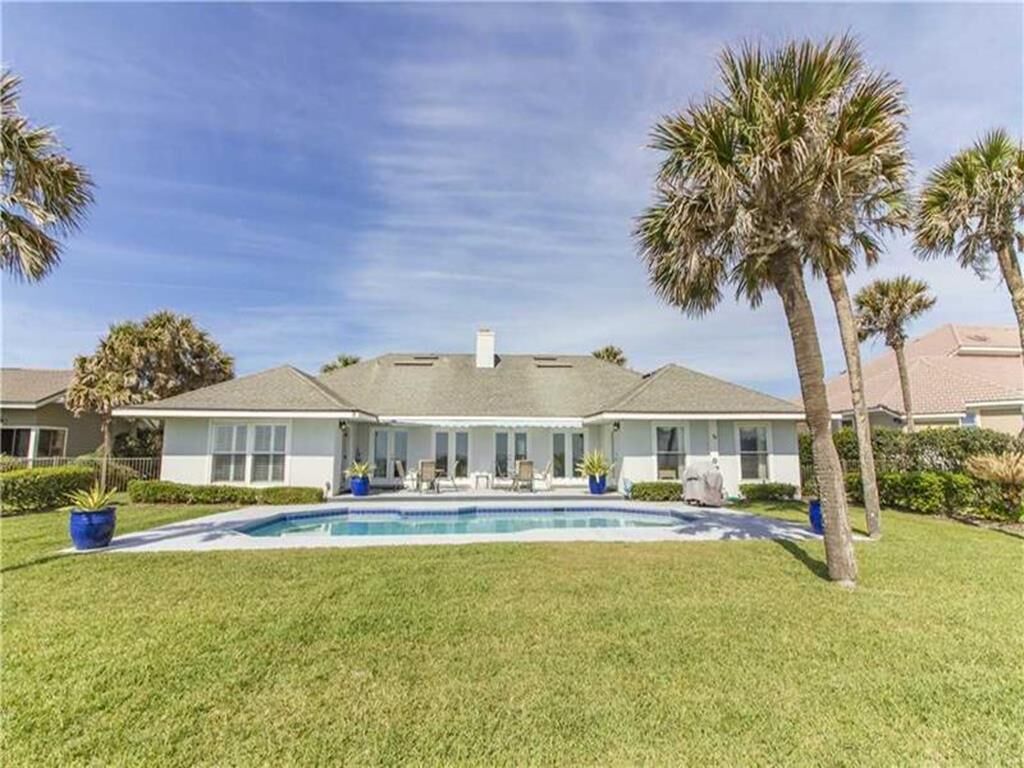 Spacious oceanfront home with pool!