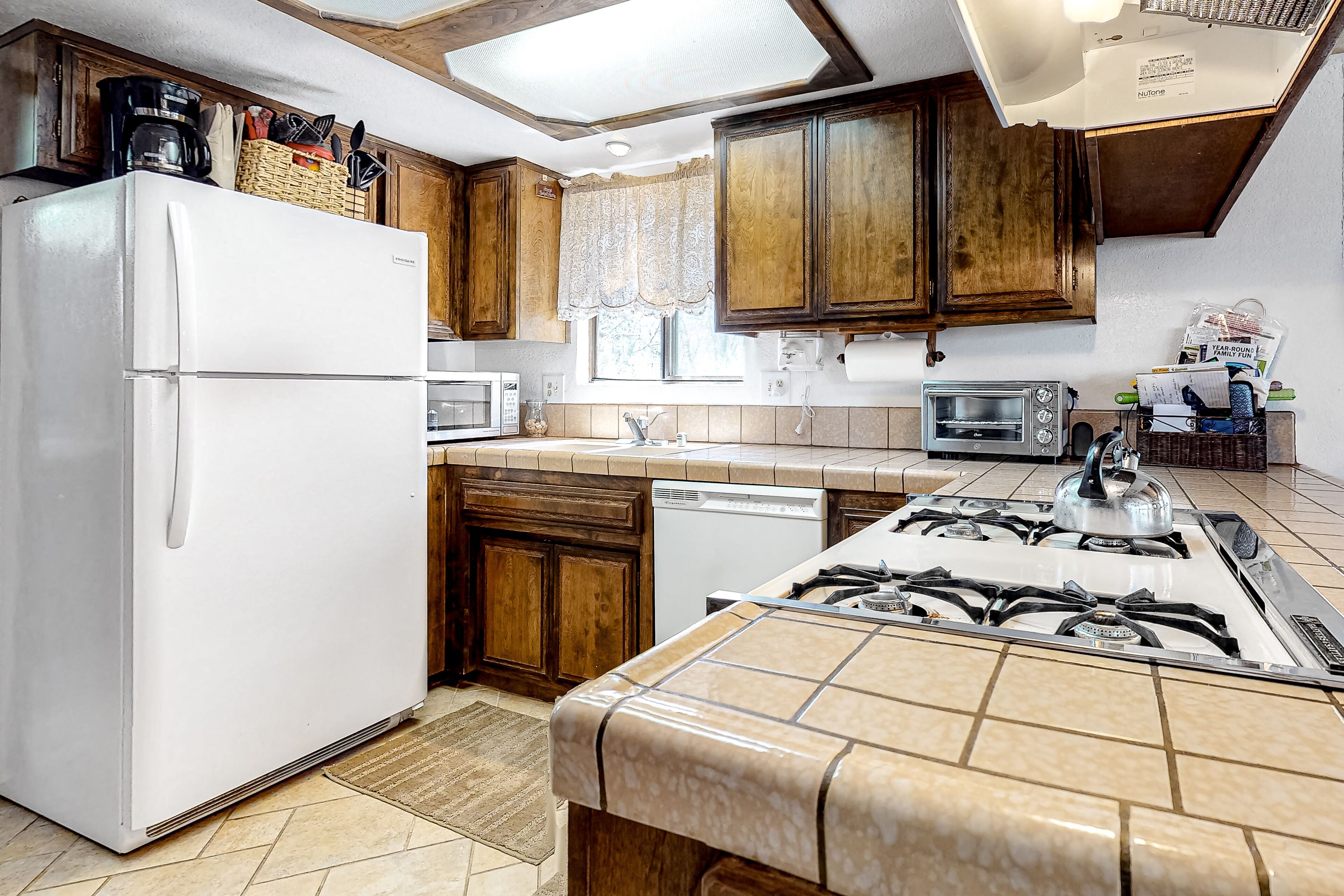 Dog-Friendly Mountain Escape w/ Free WiFi, Wood Fireplace, & Washer/Dryer