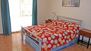 3 bedrooms, bed sheets