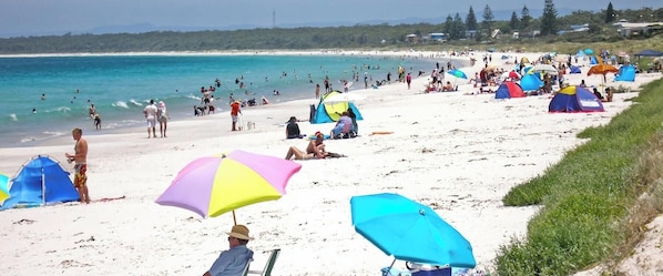 Una spiaggia nelle vicinanze