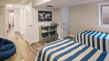 4 bedrooms, desk, iron/ironing board, free WiFi