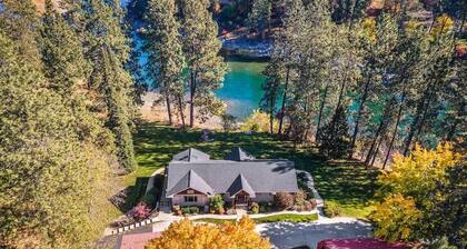 The River House: Private Estate with Kayaks & Views