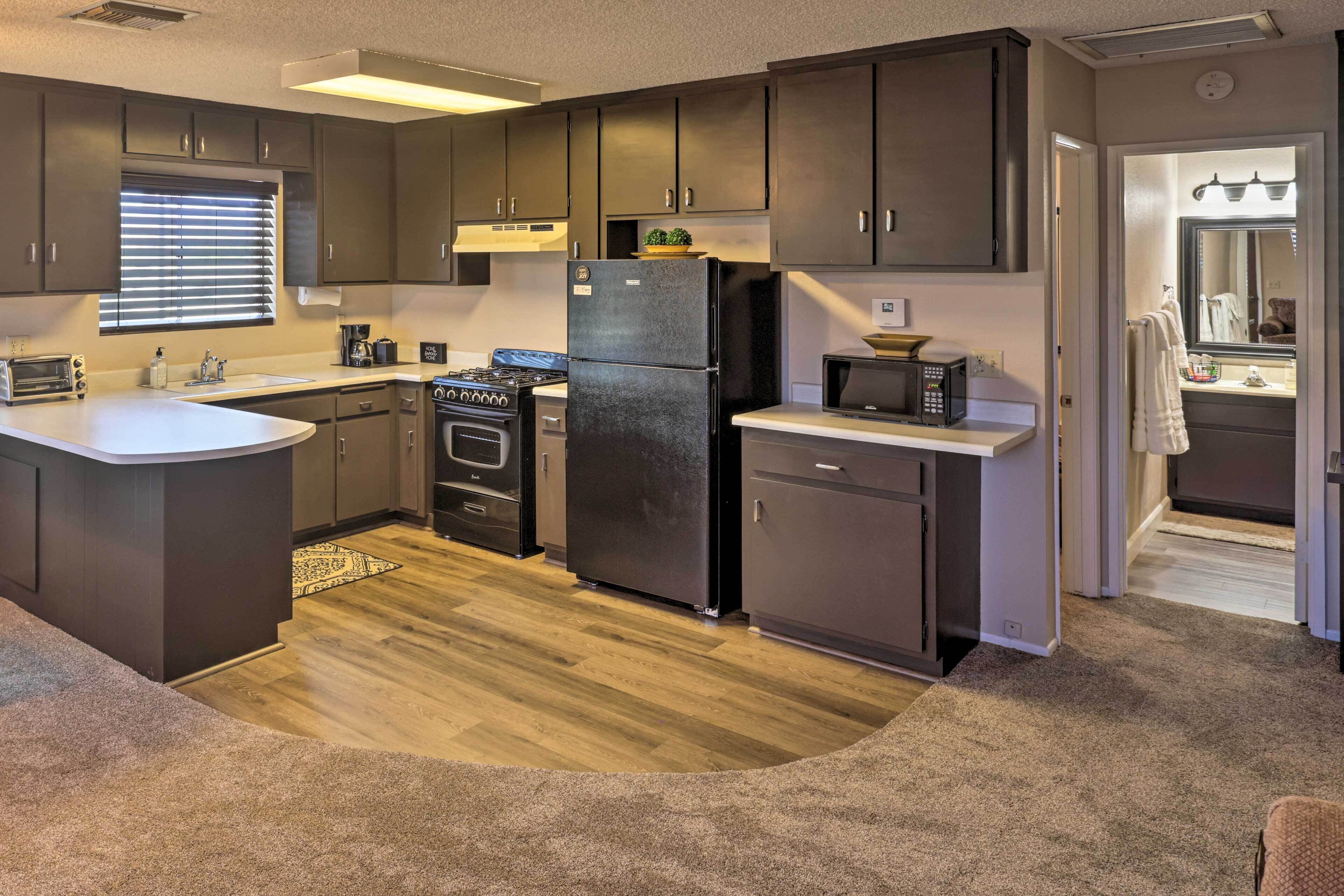 Cozy Couple’s Casita: 2 Miles to Colorado River!