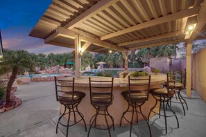 Property grounds - Pickle+Basketball|Billiards|9bdr+6bath|Saltwater (Desert Hot Springs)