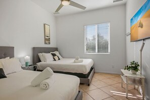 9 habitaciones, escritorio y tabla de planchar con plancha 