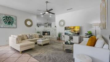 Smart-tv och eldstad