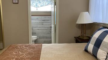 3 slaapkamers, een strijkplank/strijkijzer, gratis wifi, beddengoed