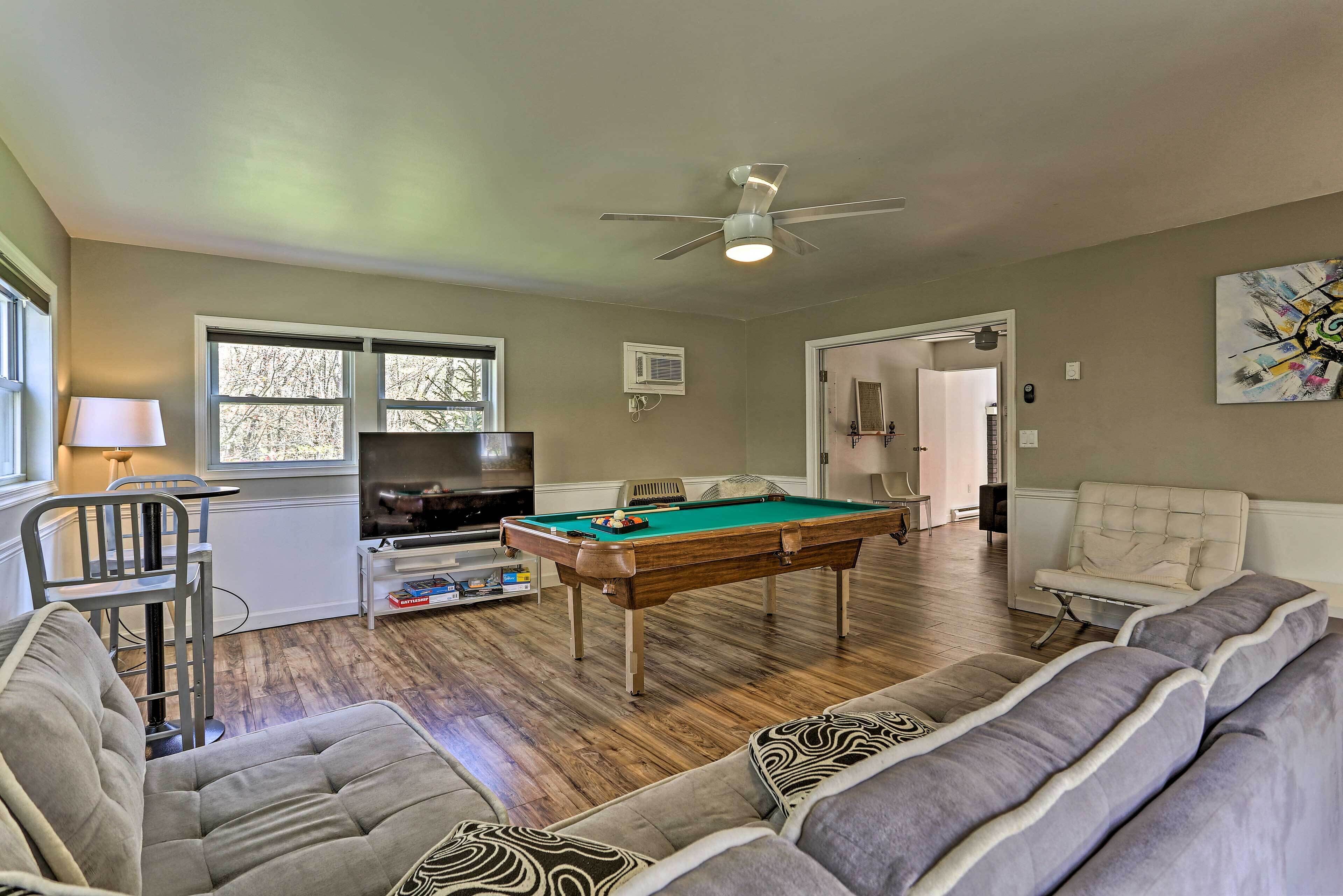 Peaceful Long Pond Home w/ Private Hot Tub!