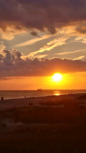 På stranden