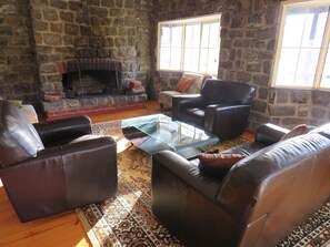 Interior - Bluestones - Views of Mt Buller (Merrijig)