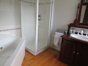 Shower, towels