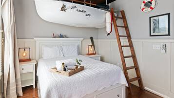 2 habitaciones, tabla de planchar con plancha y cuna de viaje