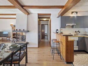 Mikrobølgeovn, ovn, opvaskemaskine, brødrister