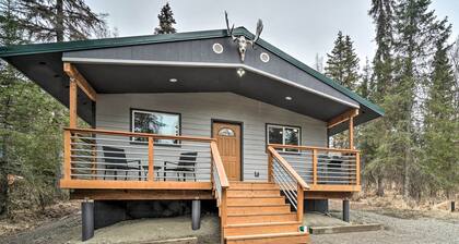 Cozy Downtown Soldotna Cabin: Dogs Welcome!