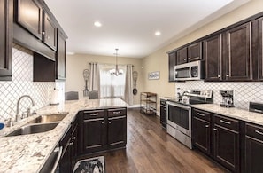 Kitchen - 4 Bedroom House in Quiet Area - The Odenville Oasis (Odenville)
