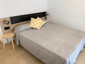 1 bedroom, free WiFi, bed sheets - Apartaments l'Escala Centre  4 (Escala, L')
