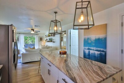 The Atlantic House: 5BR Beach House Sleeps 12