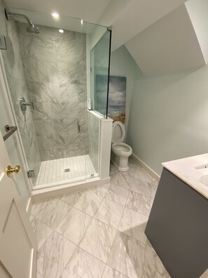 Shower, hair dryer, towels, soap - Boutique Garden Apartment  (Nantucket)
