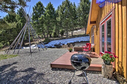 Remote Mtn Retreat w/ Hot Tub: Outside Bozeman!