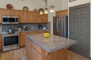 Fridge, microwave, oven, stovetop - Incredible Views! Amazing Home! Rodeo - S006 (Sedona)