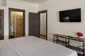 4 bedrooms, desk, iron/ironing board, free WiFi - Incredible Views! Amazing Home! Rodeo - S006 (Sedona)