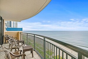 Property grounds - Oceanfront 3BR/2BA,walking distance to everything. (Myrtle Beach)