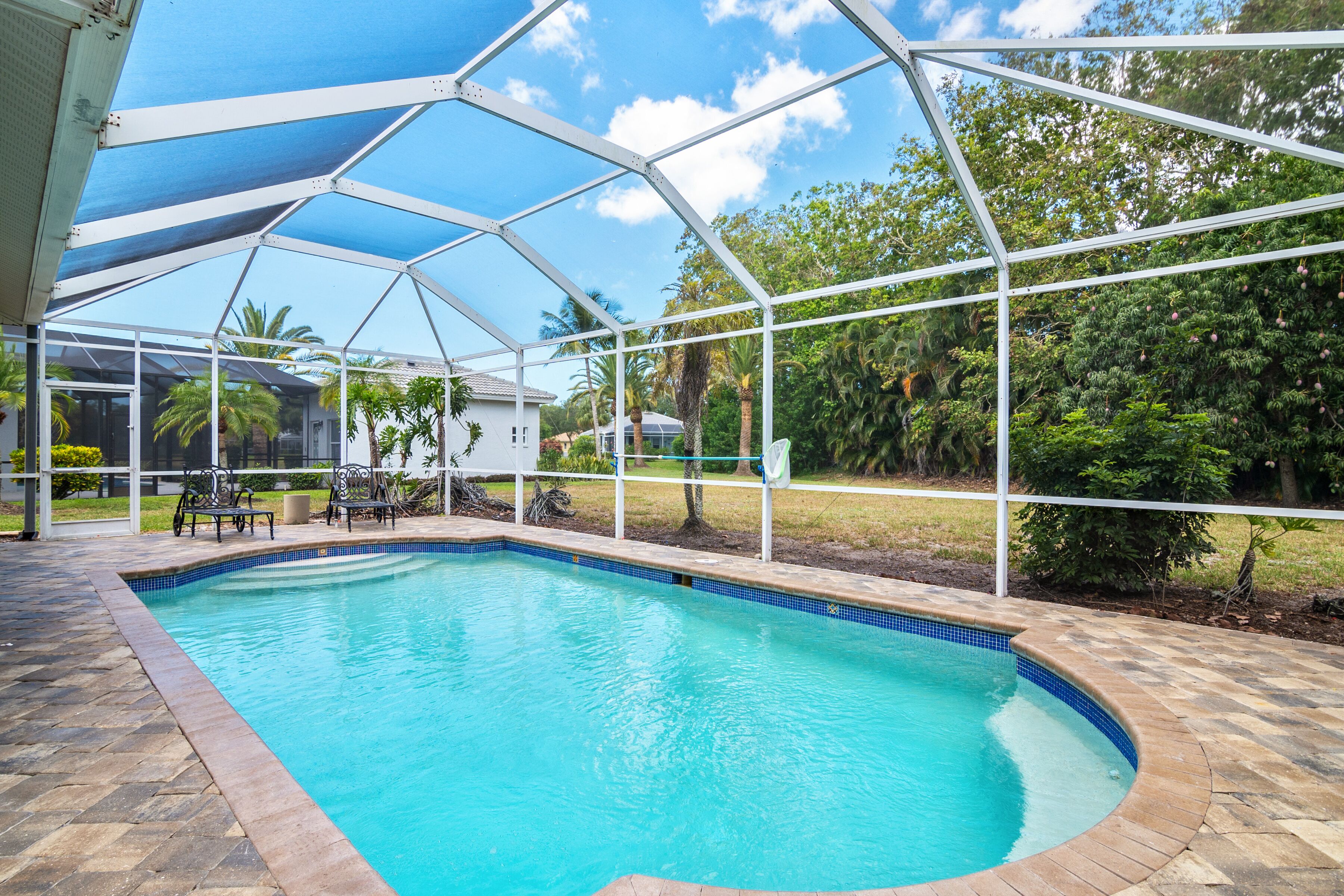 Immaculate 3bd home with private inground pool