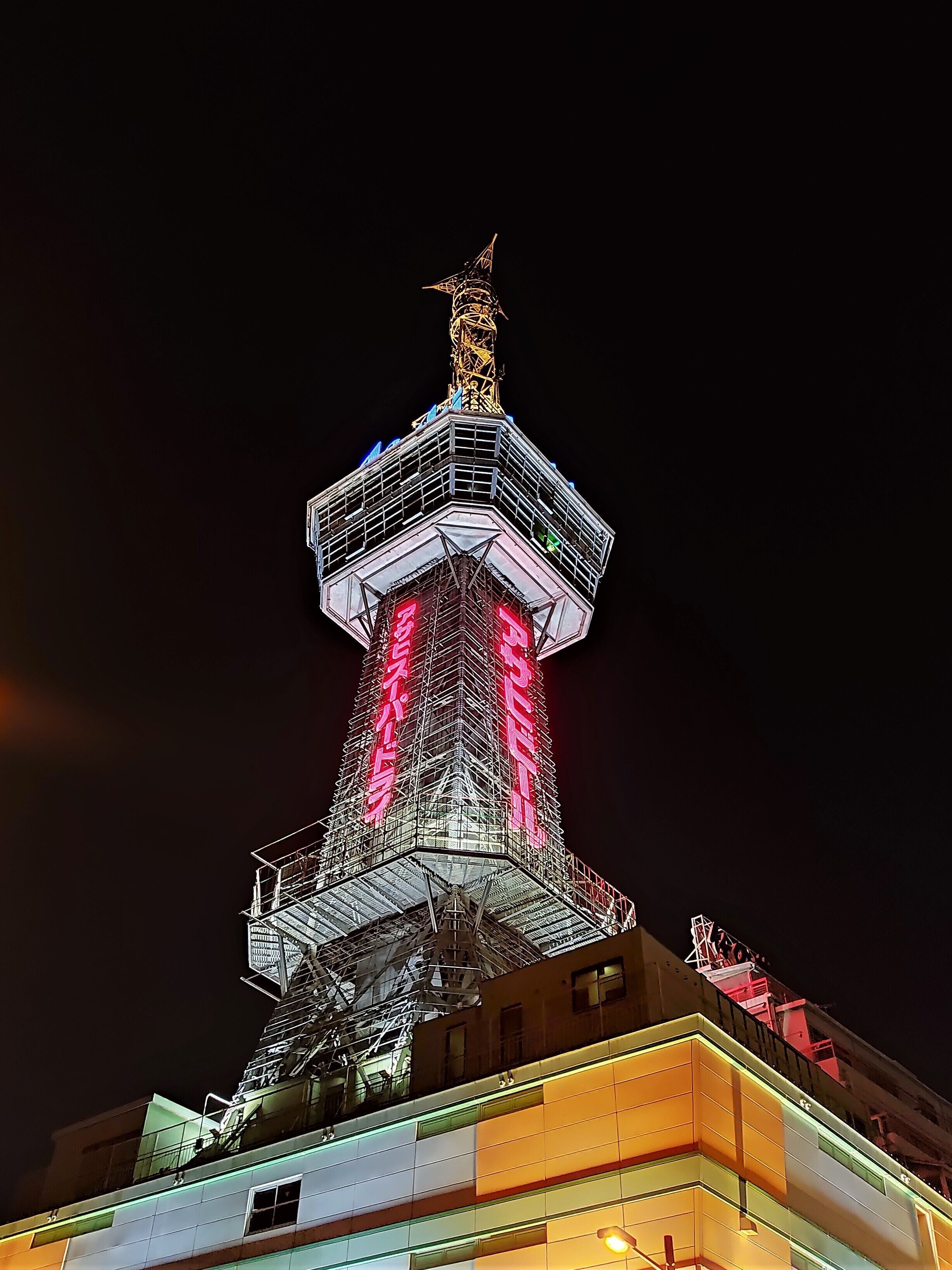 Memory foam beds, in-room safe, desk, blackout drapes