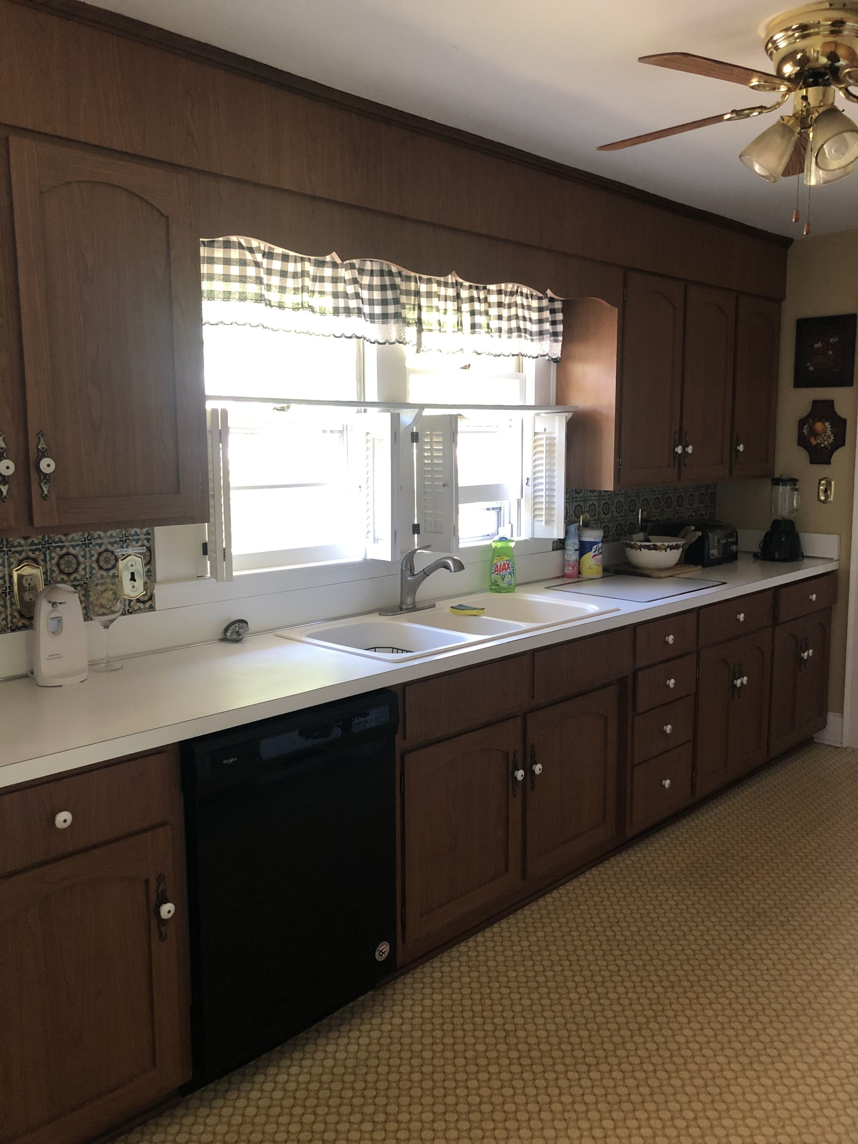 Home with Amazing Screened in Patio and Back Yard