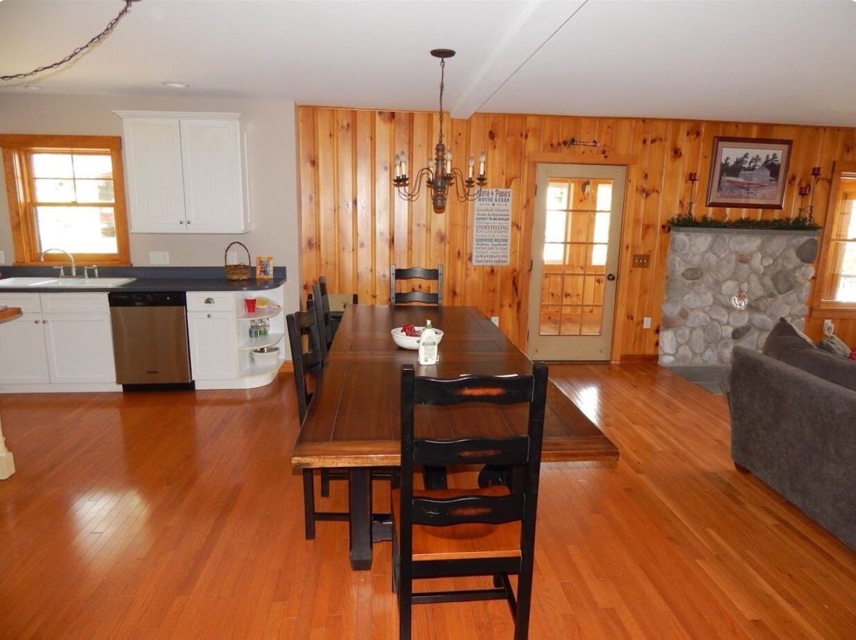 Gorgeous Waterfront with Dock & Mountain Views on Winnisquam - Sleeps 12