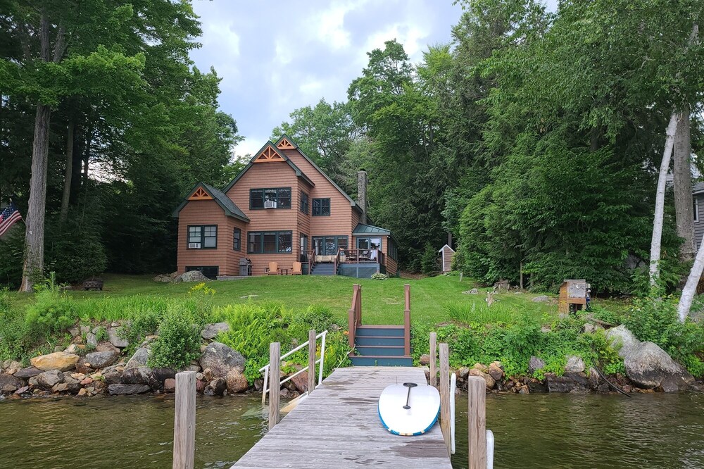 Gorgeous Waterfront with Dock & Mountain Views on Winnisquam - Sleeps 12