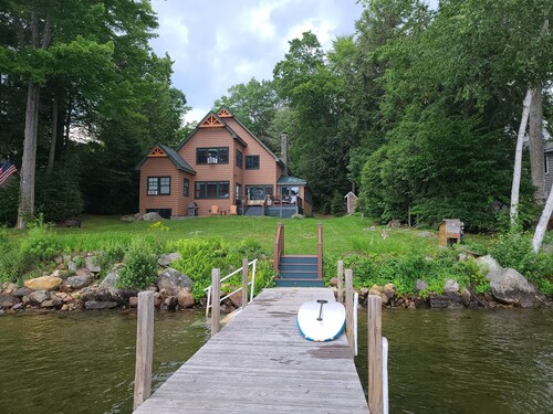 Gorgeous Waterfront with Dock & Mountain Views on Winnisquam - Sleeps 10