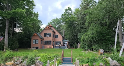 Gorgeous Waterfront with Dock & Mountain Views on Winnisquam - Sleeps 10
