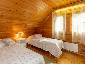 2 bedrooms, travel crib