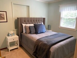 2 bedrooms, iron/ironing board, free WiFi, bed sheets - Douglas Lake House: Fall Foliage and Lakeside Adventures All in One Place! (Levering)