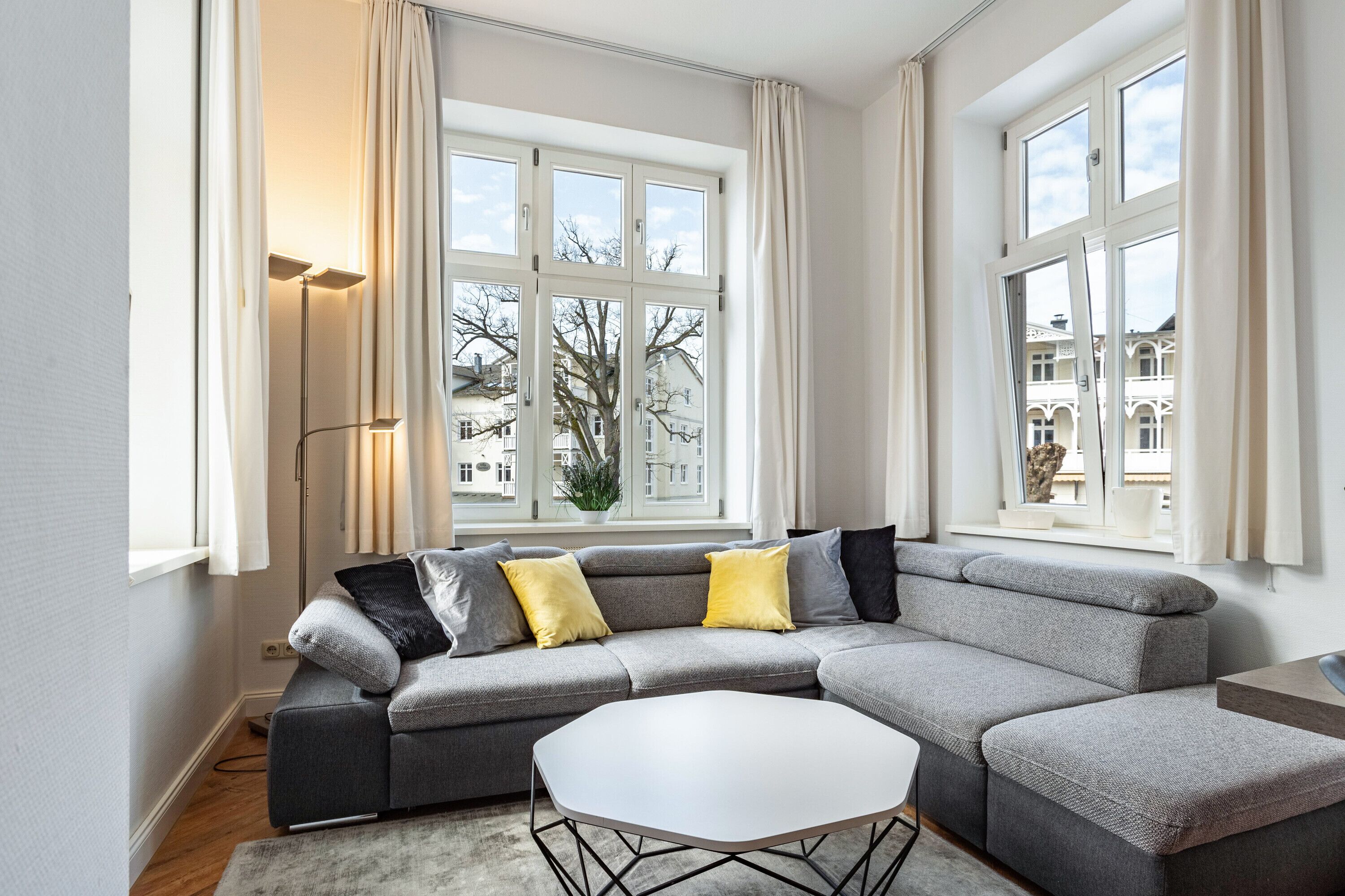 Fernseher, Stereoanlage