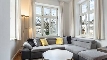 Fernseher, Stereoanlage