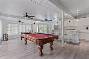 Spielezimmer