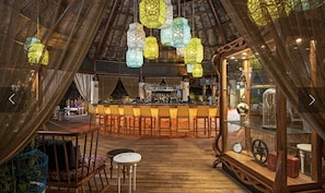 Bar (en la propiedad)