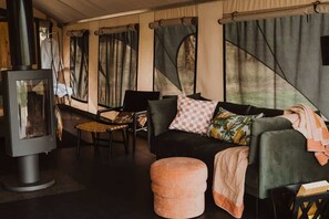 Interior - Wandagar Eco Tent: Baudin (Pemberton)