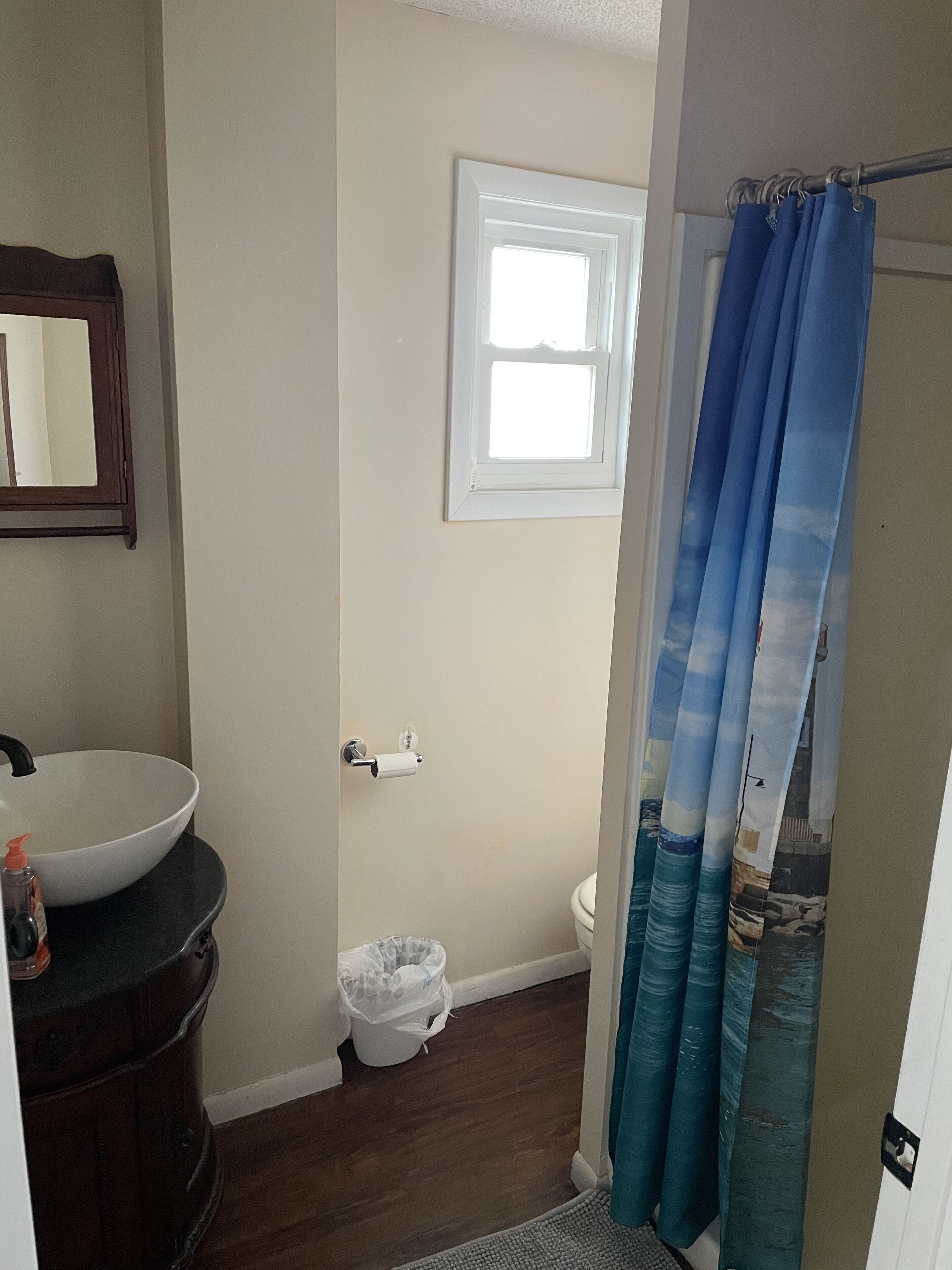 Lake Front 1 bedroom upstairs apartment above 2 bedroom cottage.