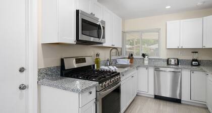 Secluded & Cozy 3B/1Bth w GreatA to Airport