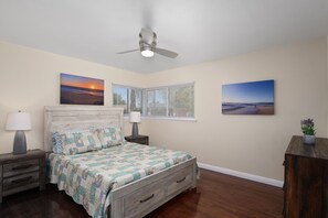 3 bedrooms, free WiFi - Secluded & Cozy 3B/1Bth w GreatA to Airport (Fresno)