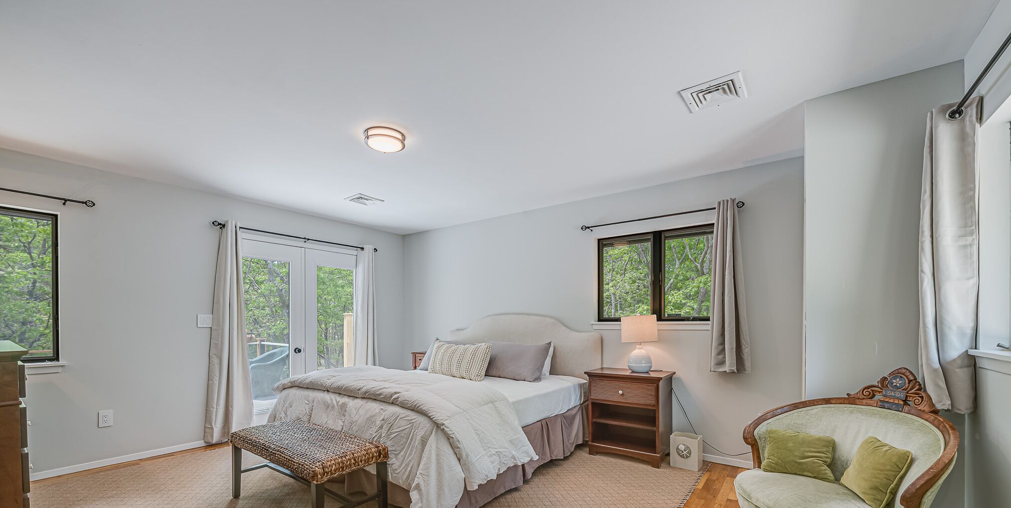 Full 4 bedroom house surrounded by a four acre preserve