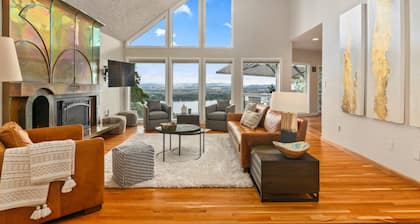 Stunning Panoramic River and Mountain Views, Huge Covered Decks, Fire-Pit, Ping Pong, Gym, & More