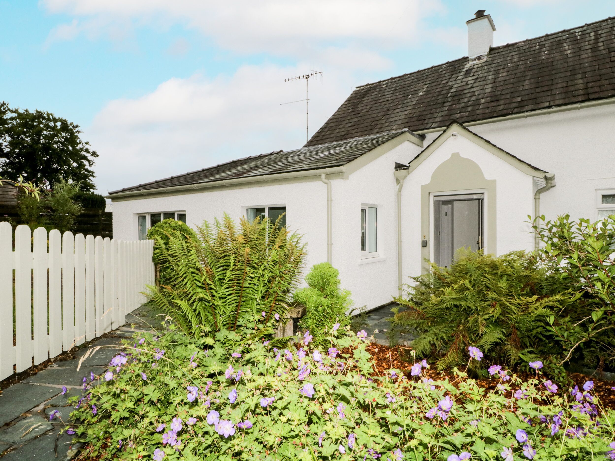 THE VIEW, pet friendly, character holiday cottage in Keswick
